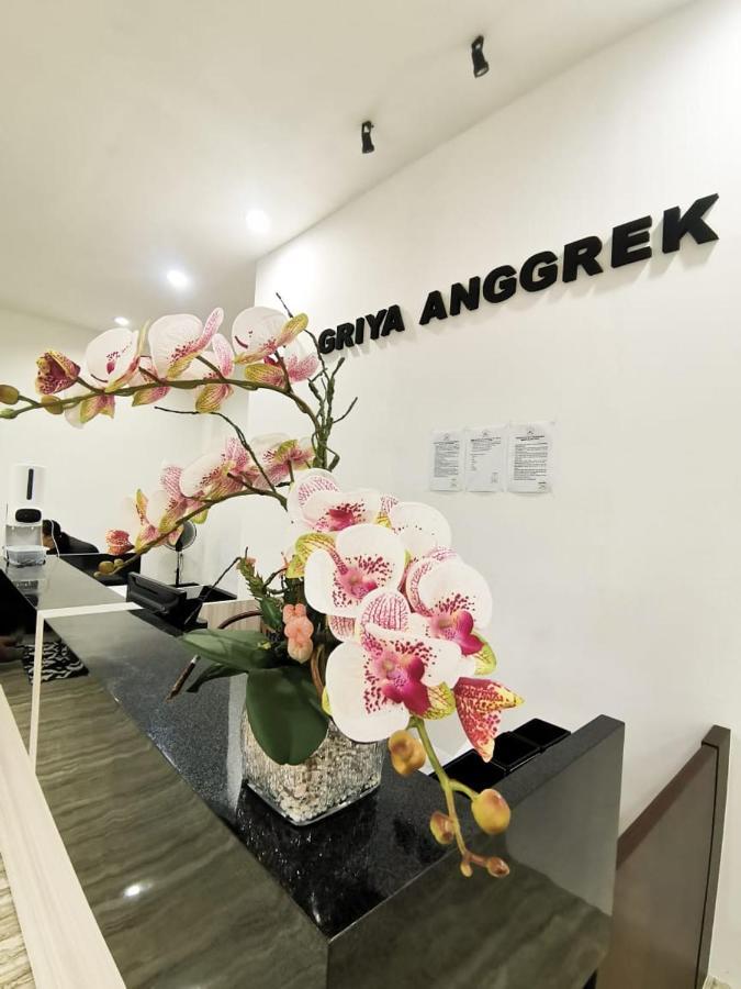 Griya Anggrek Hotel Trenggalek Buitenkant foto